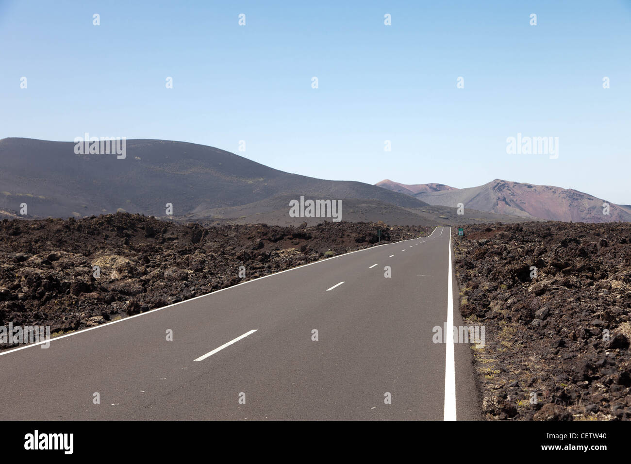 Straße durch den Nationalpark Timanfaya Lanzarote Stockfoto