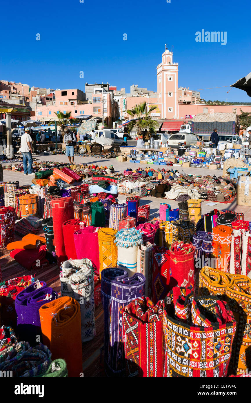 Markt im Zentrum des Dorfes Taghazout, in der Nähe von Agadir, Marokko, Nordafrika Stockfoto