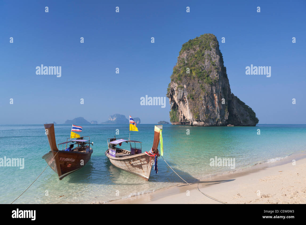Felsbrocken auf Laem Phra Nang Beach, Thailand Stockfoto