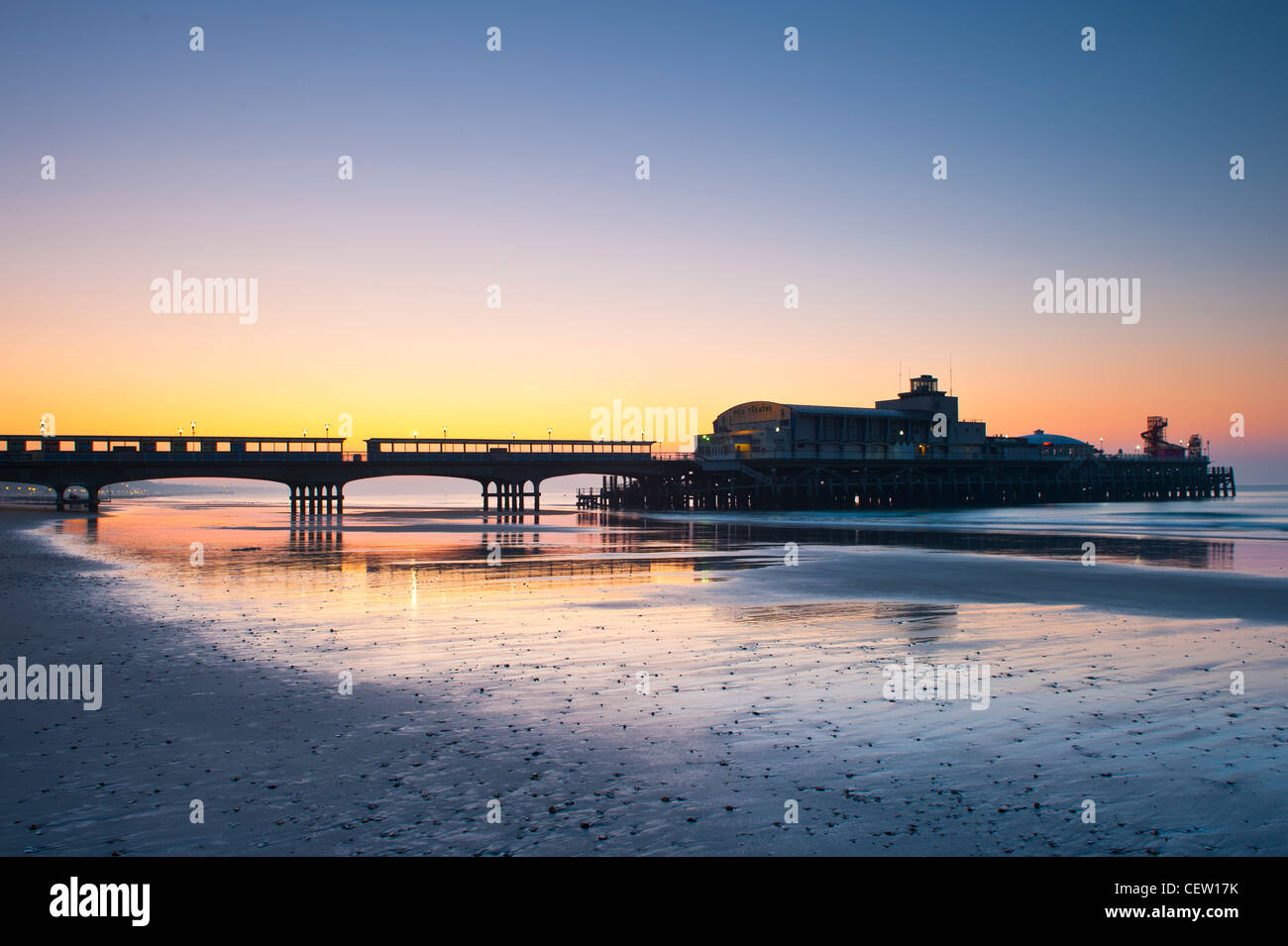 Sunrise Bournemouth Pier Stockfoto