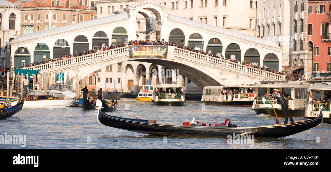 Gondel auf dem Canal grande in Venedig Stockfoto