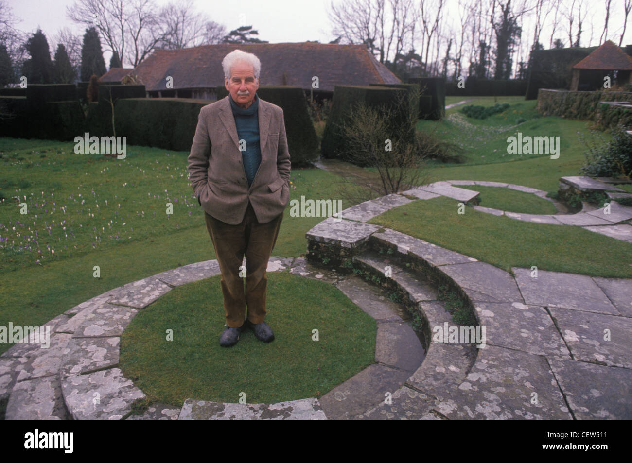 Christopher Lloyd Porträt, Gartendesigner Autor und Pflanzer bei Great Dixter, seinem Landhaus East Sussex 1990er Jahre HOMER SYKES Stockfoto