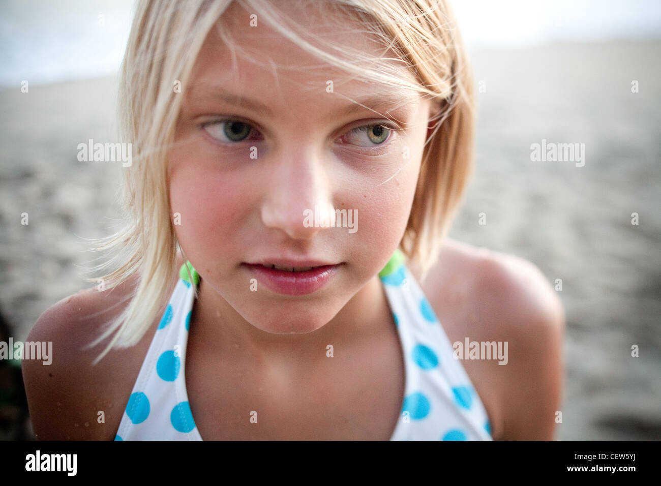 Nahaufnahme Von Mädchen Am Strand Stockfotografie Alamy
