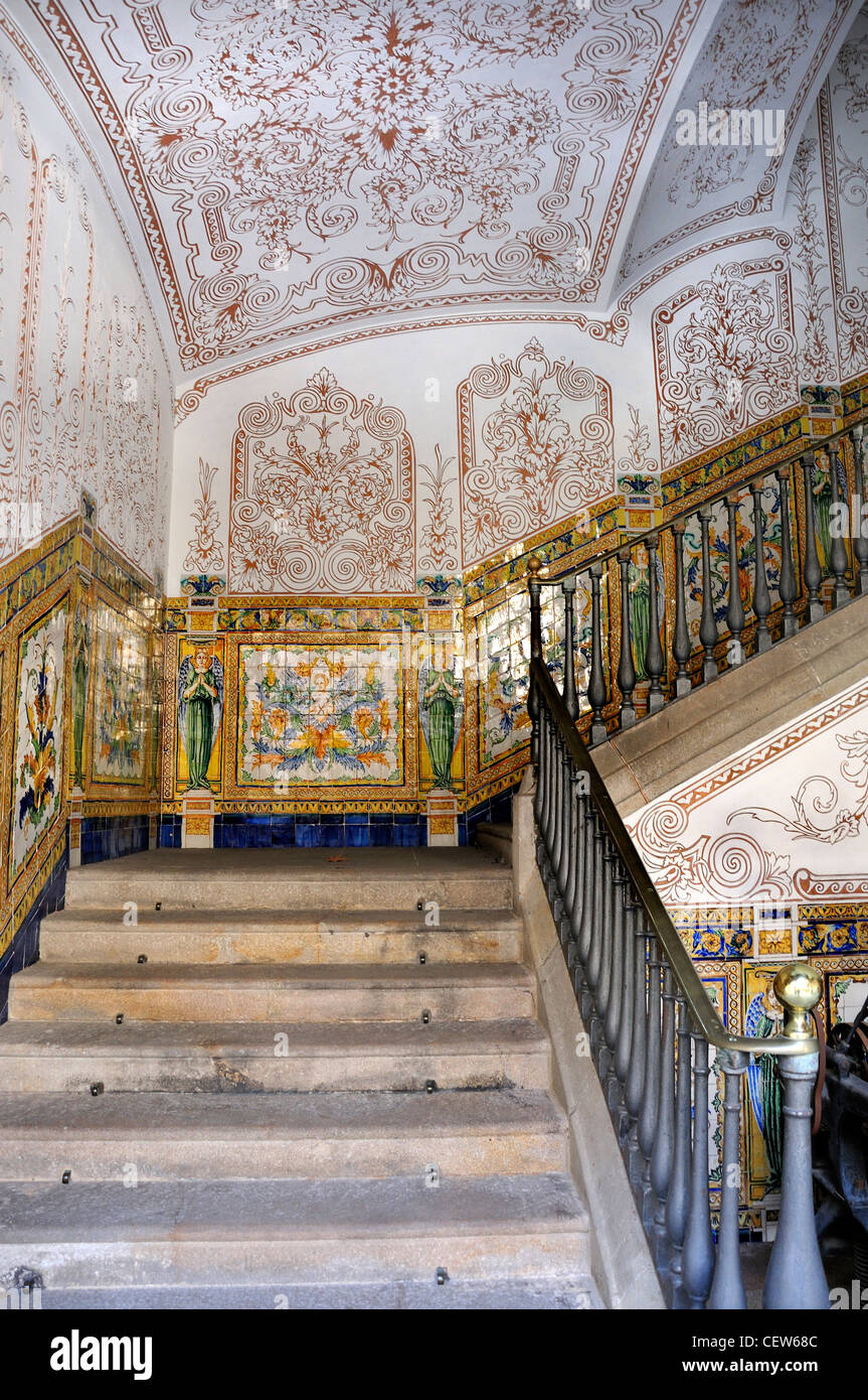 Barcelona, Spanien. Casa De La Caritat - verzierten Treppe Innenhof (1743) Stockfoto