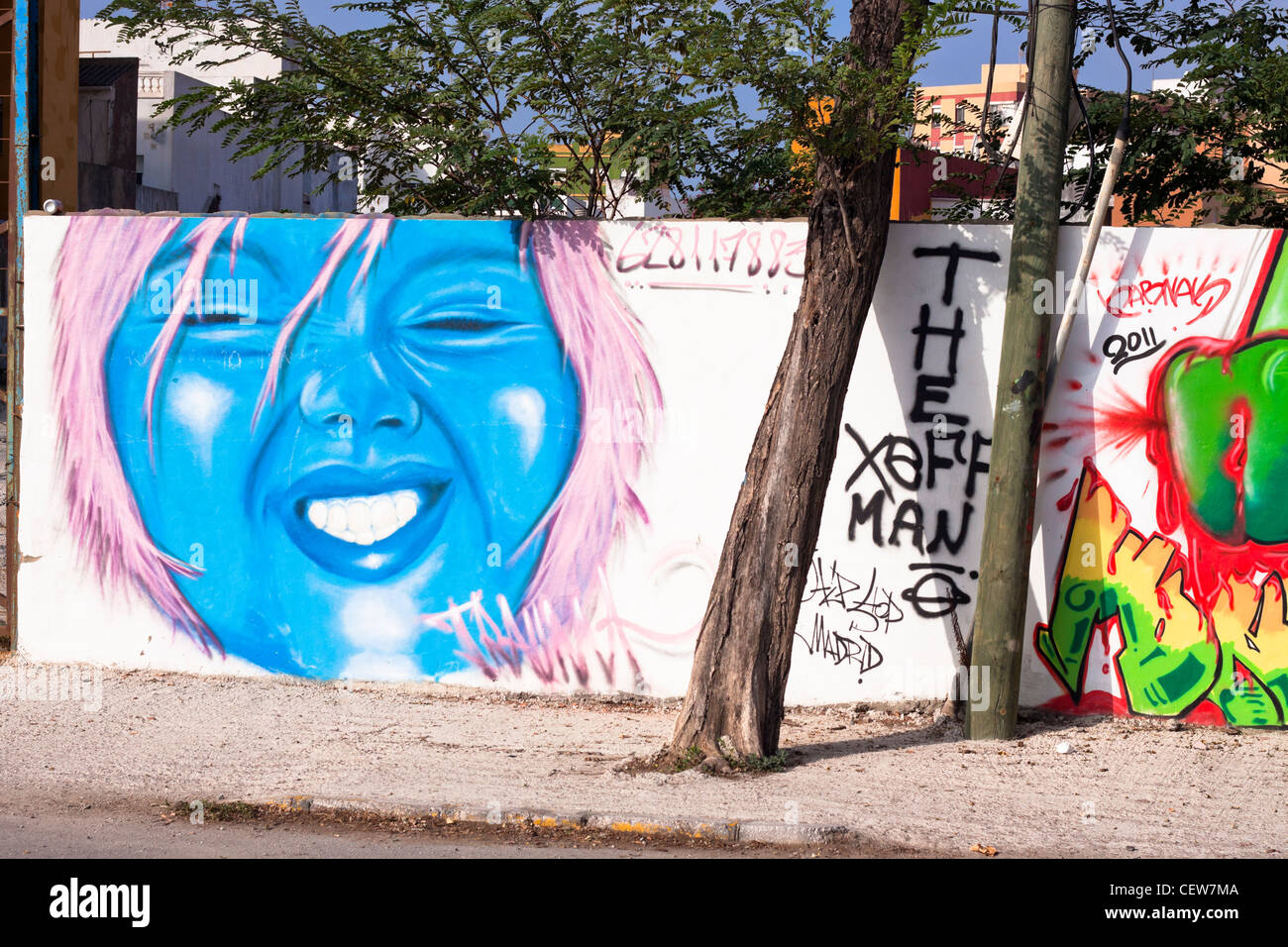 Graffiti street-Art in Spanien. La Linea De La Concepcion, Cádiz, Andalusien, Spanien. Stockfoto