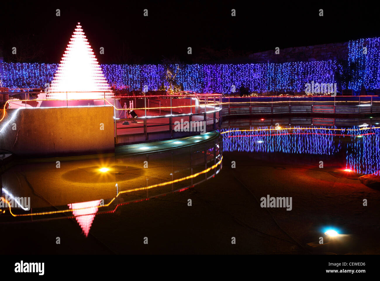 Am Stadtpark Licht Beleuchtung in der Nacht Stockfoto