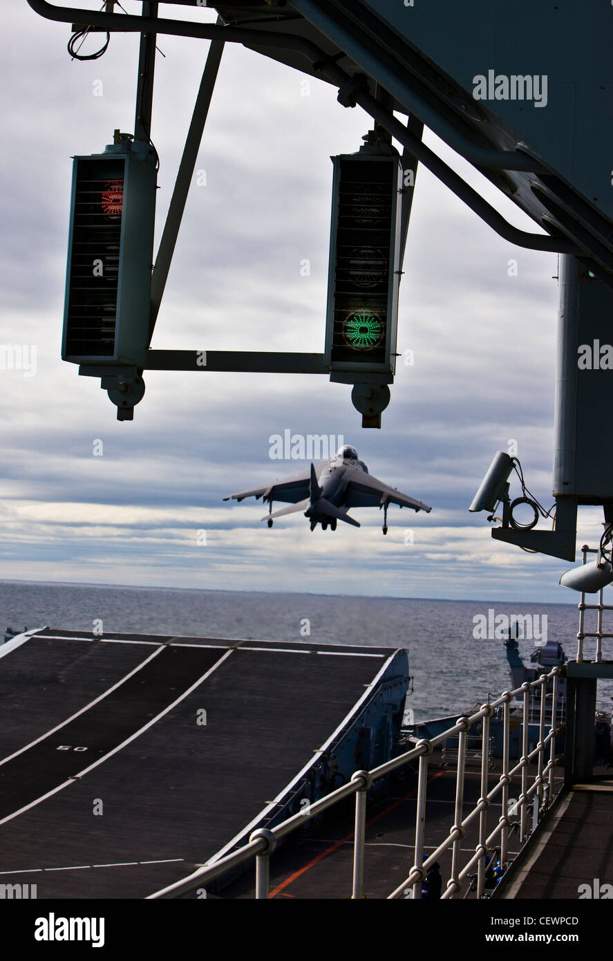 Harrier-Jet von Marine Flugzeugträger HMS Illustrius Stockfoto