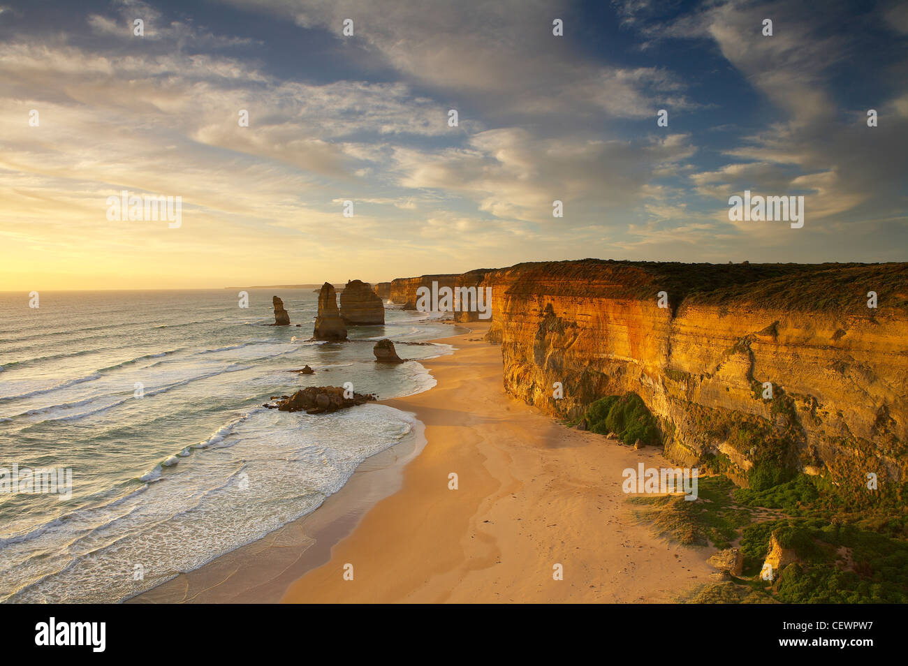 die erodierten Küste von der zwölf Apostel, Port Campbell National Park, Great Ocean Road, Victoria, Australien Stockfoto