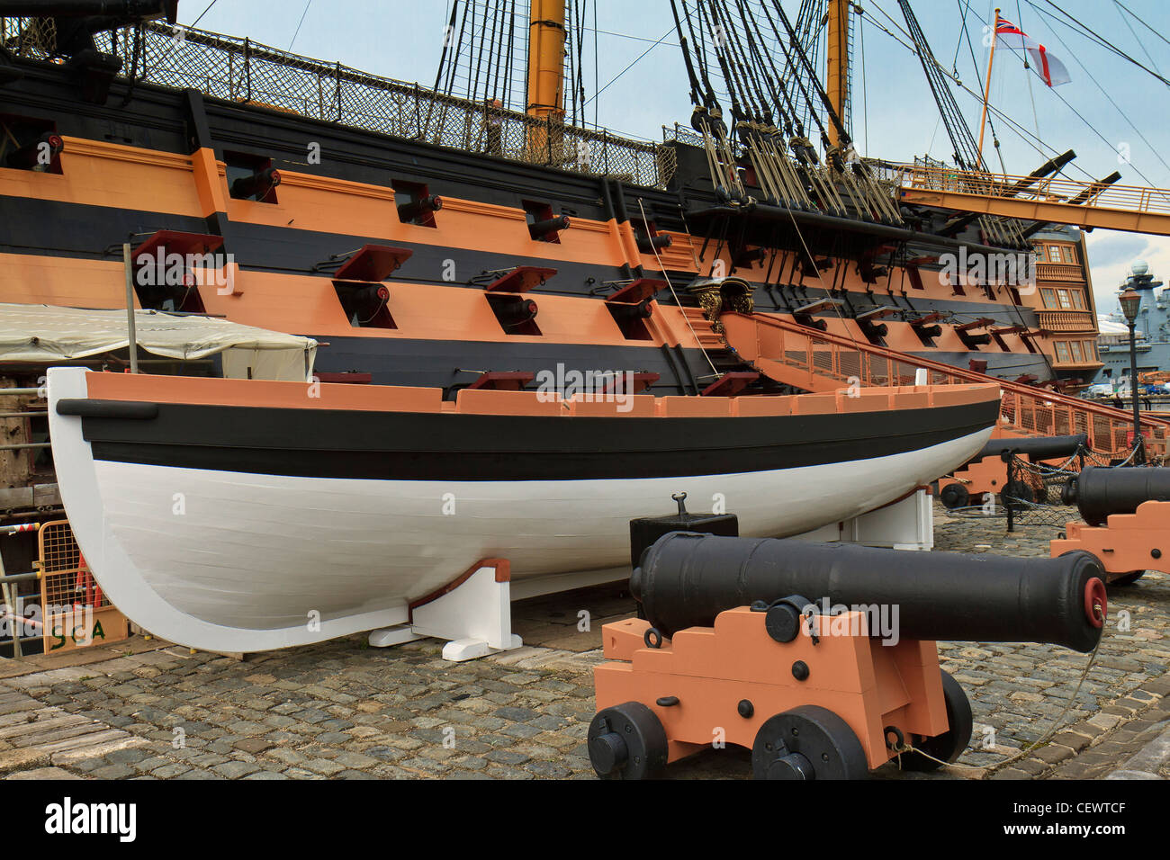 UK Hampshire HMS Victory mit Schiffe Boot Stockfoto