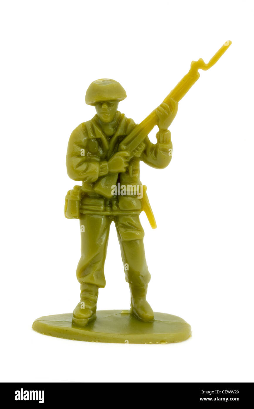 Kunststoff-Spielzeug-Soldat über weiß Stockfoto