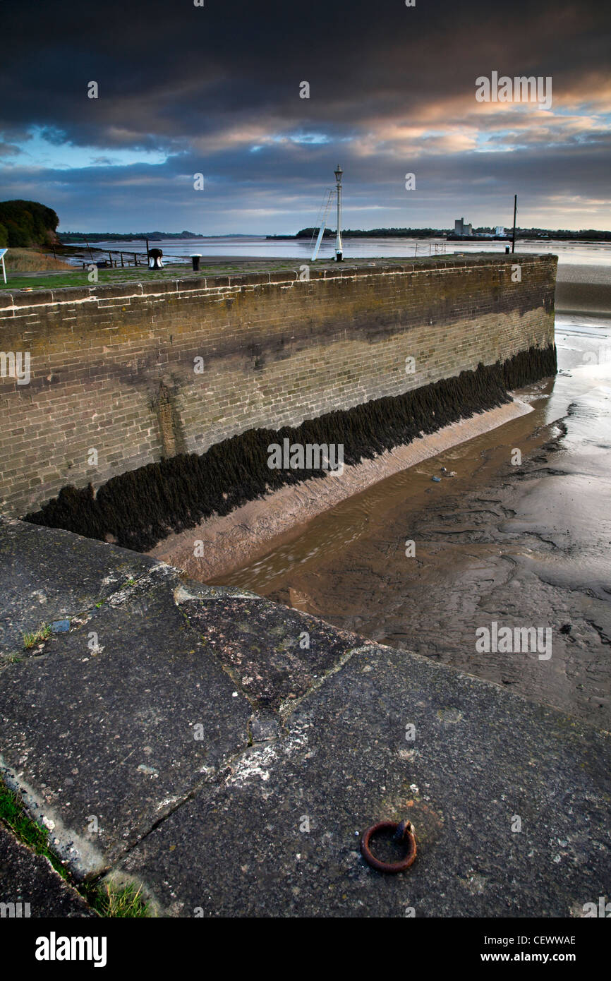 Eintritt in das Dock an Lydney. Die Kanal und Schleuse Becken entstanden durch die Severn und Wye Eisenbahn und Canal Company zwischen 181 Stockfoto