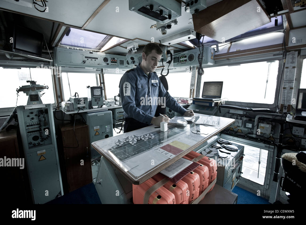 Brücke der Marine Flugzeugträger HMS Illustrius Stockfoto