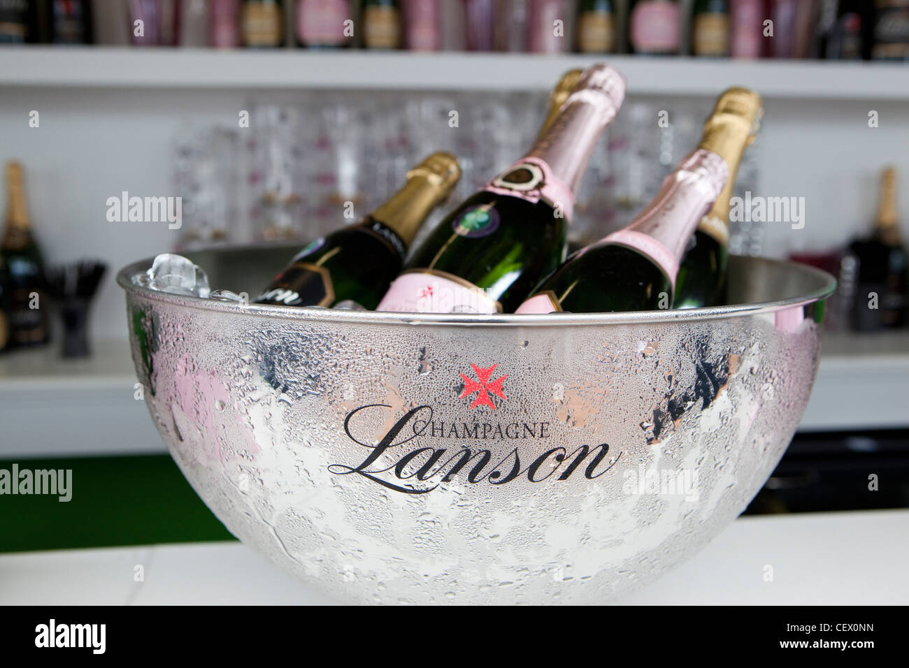 Lanson Champagner auf Eis-Eimer in der Wimbledon Tennis Championships Stockfoto