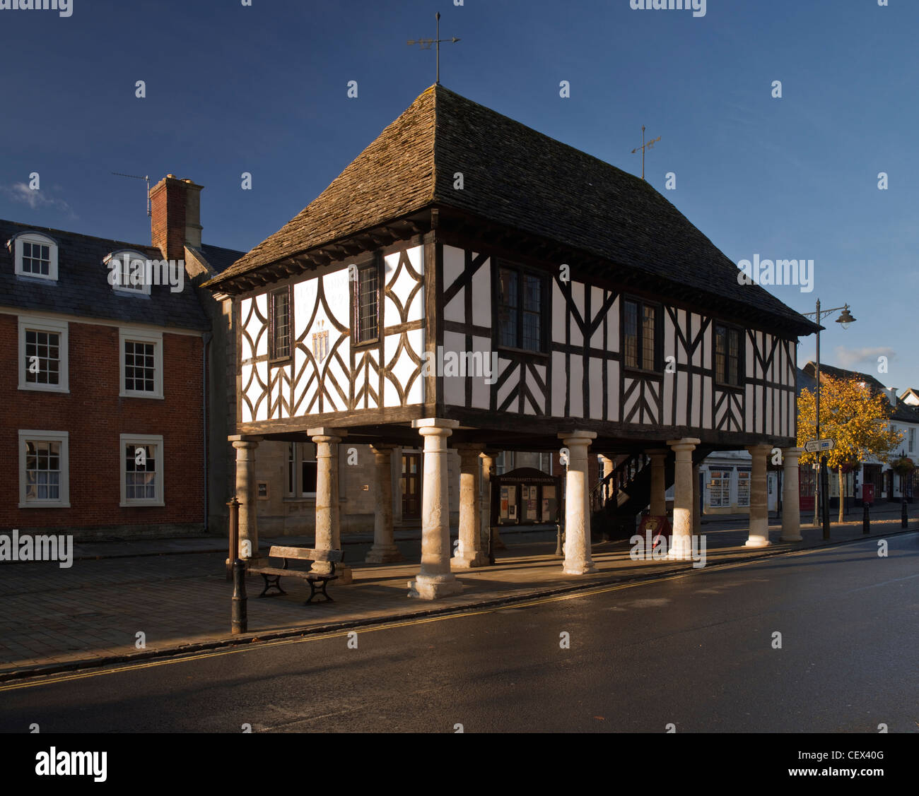 Wootton Bassetts bekanntesten Wahrzeichen der Stadt Halle, am Ende des 17. Jahrhunderts erbaut. Es beherbergt heute ein Museum des städtischen Lebens. Stockfoto