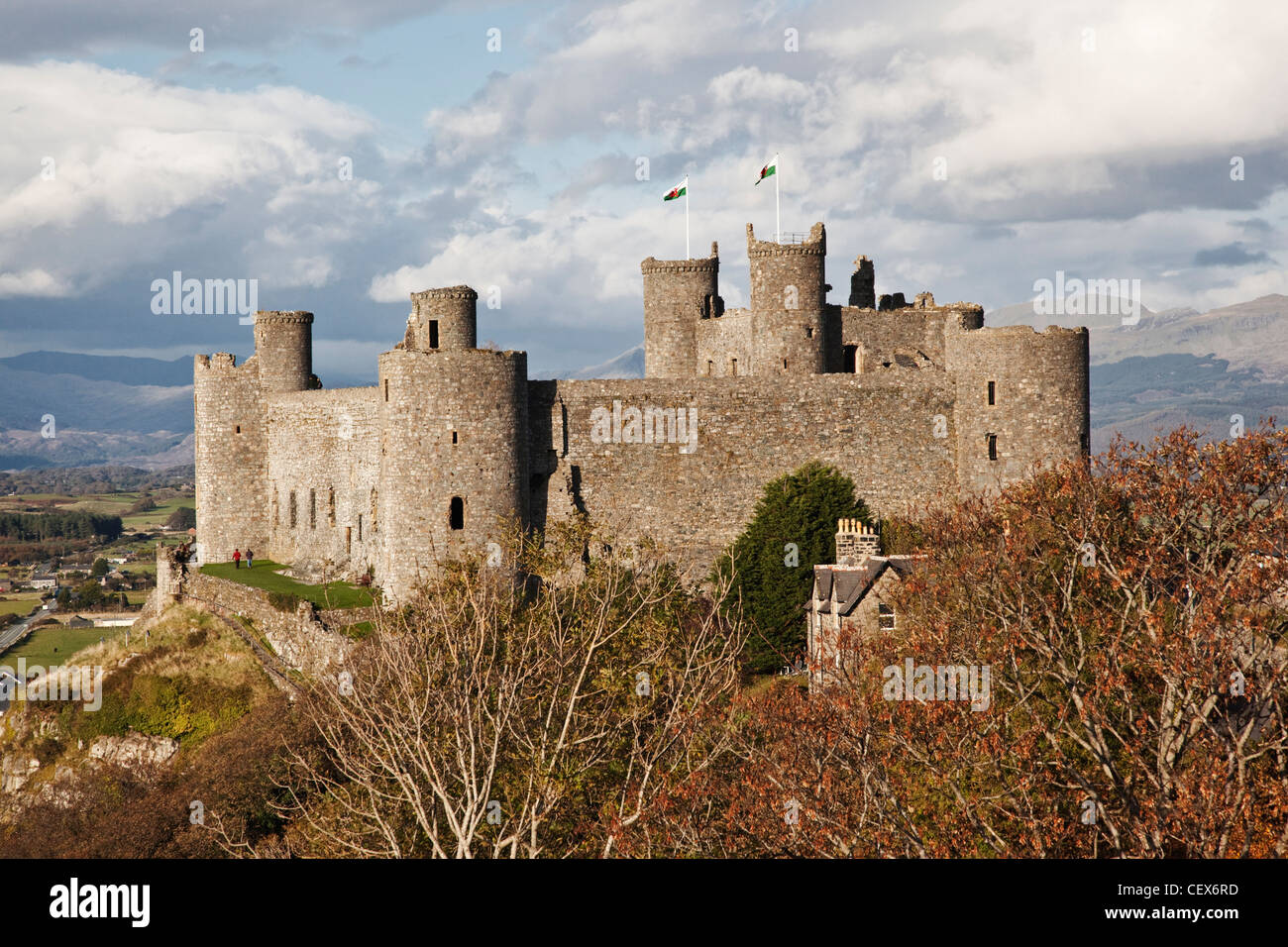 Harlech Castle, Ende des 13. Jahrhunderts als eines seiner "Eisernen Ring" der Festungen von König Edward l erbaut. Stockfoto