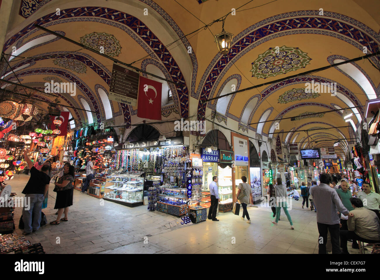 Türkei; Istanbul; Basar, Geschäfte, Menschen, Stockfoto