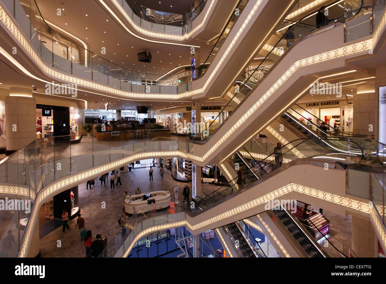 Türkei; Istanbul; Beyoglu, Demirören Istiklal Einkaufszentrum, Stockfoto