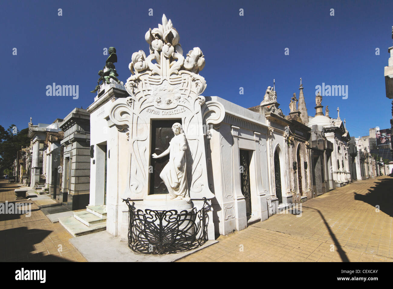 Grace Denkmal Rufina Cambaceres lebendig begraben auf dem Friedhof La Recoleta, Buenos Aires, Argentinien Stockfoto