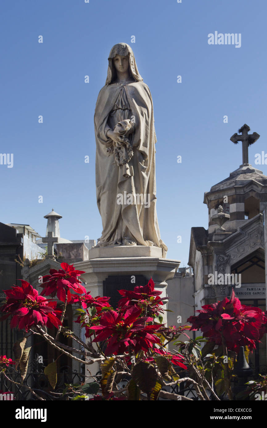 Grace Denkmäler am Friedhof La Recoleta, Buenos Aires, Argentinien Stockfoto
