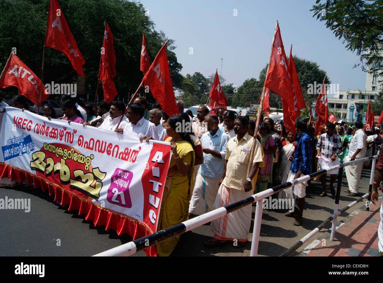Ein Konflikt kommunistischen Rallye durch das Herz der Hauptstadt von Kerala (Stadt Trivandrum, Indien) Stockfoto