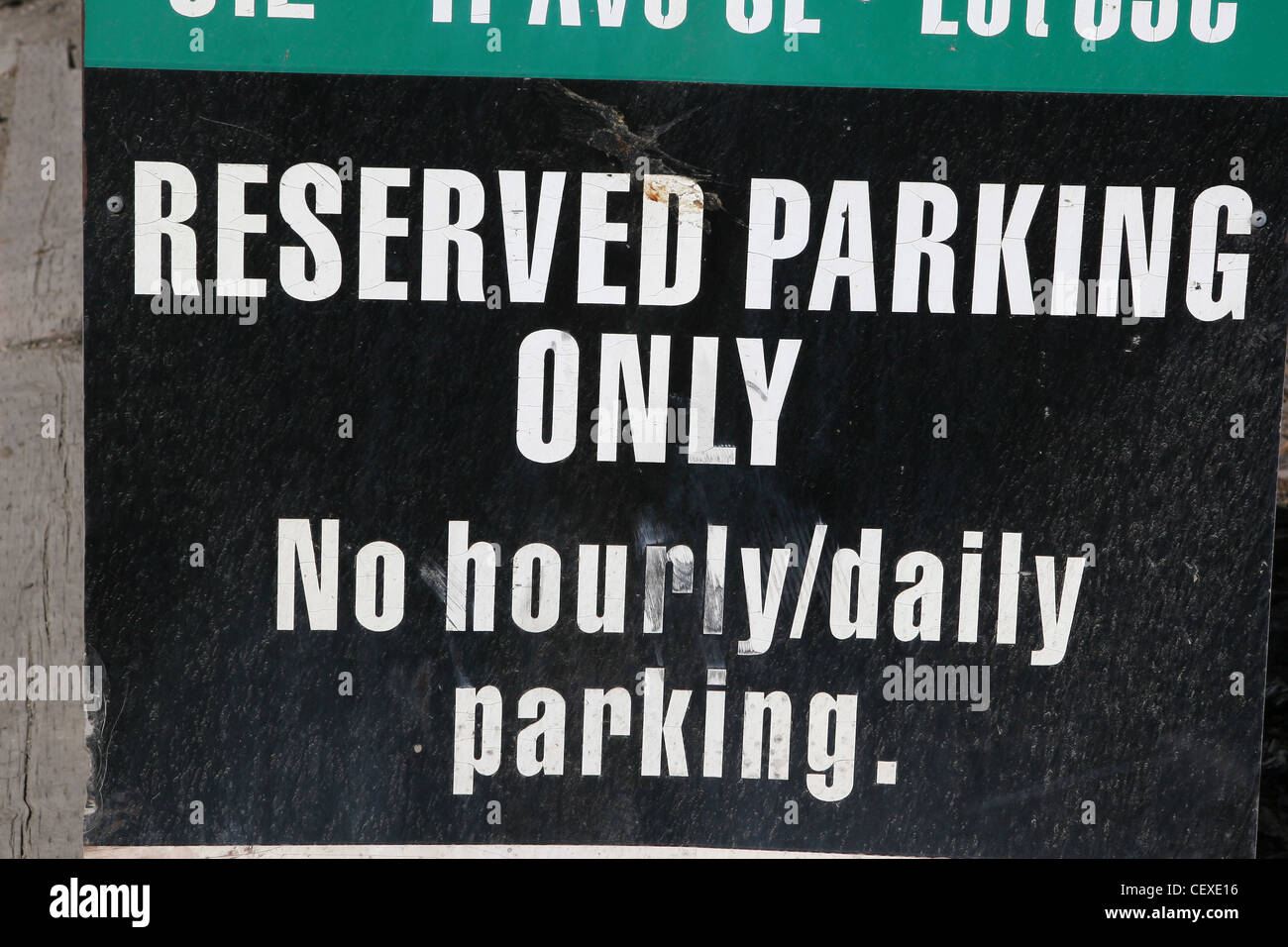 Reservierter Parkplatz Schild Stockfoto