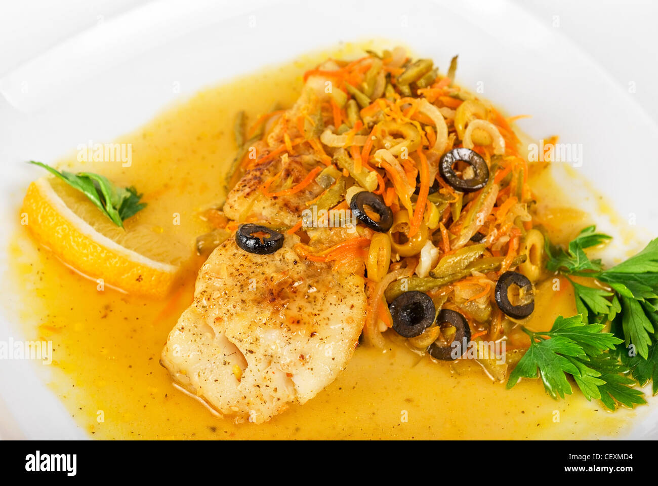 Leckerer Fisch Zander mit Gemüse-mix Stockfoto