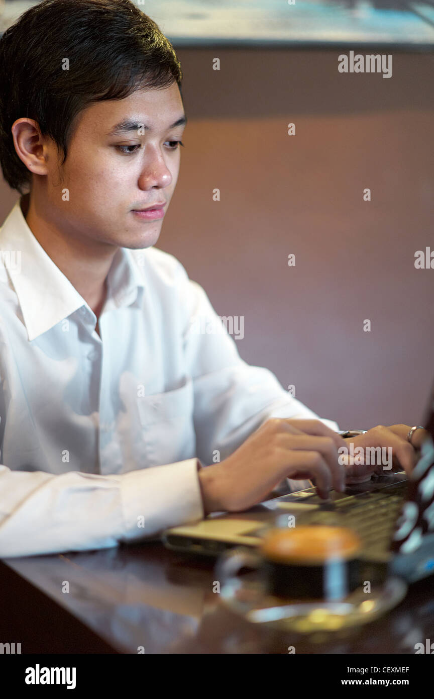 Ein junger Geschäftsmann in Hanoi Stockfoto