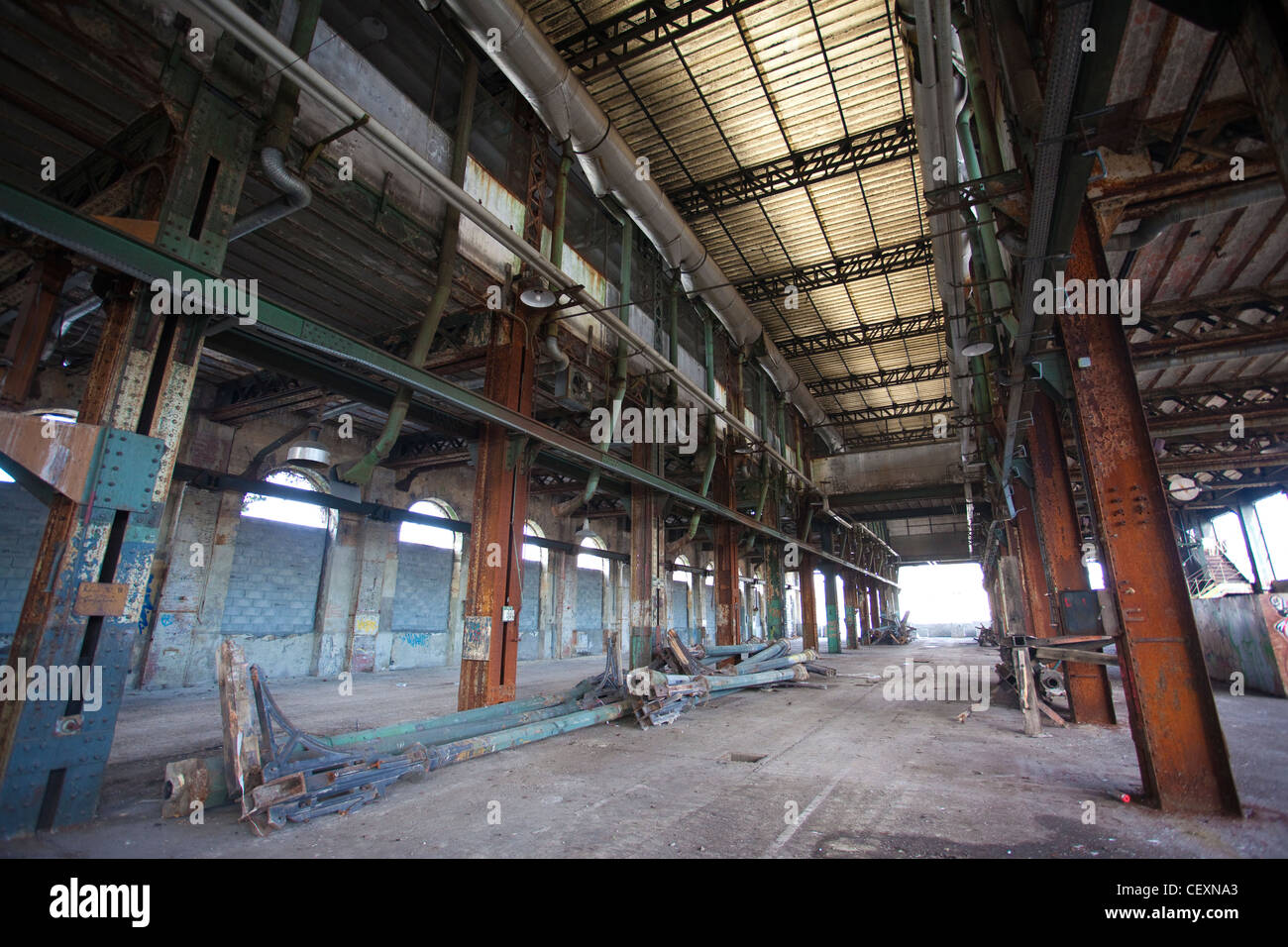 Depot Altbauten hinter Gare Saint-Jean-Bahnhof, Bordeaux, Frankreich Stockfoto