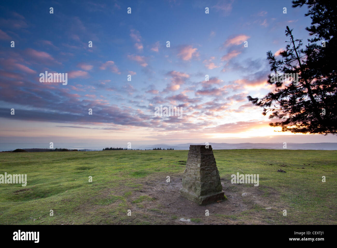 Sonnenuntergang über Mai Hill Gloucestershire Stockfoto