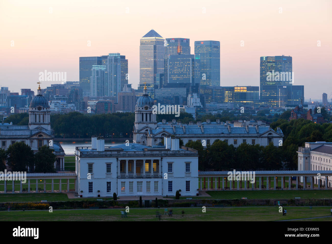 Eine Ansicht von Canary Wharf vom Greenwich Park und die Royal Obervatory Stockfoto