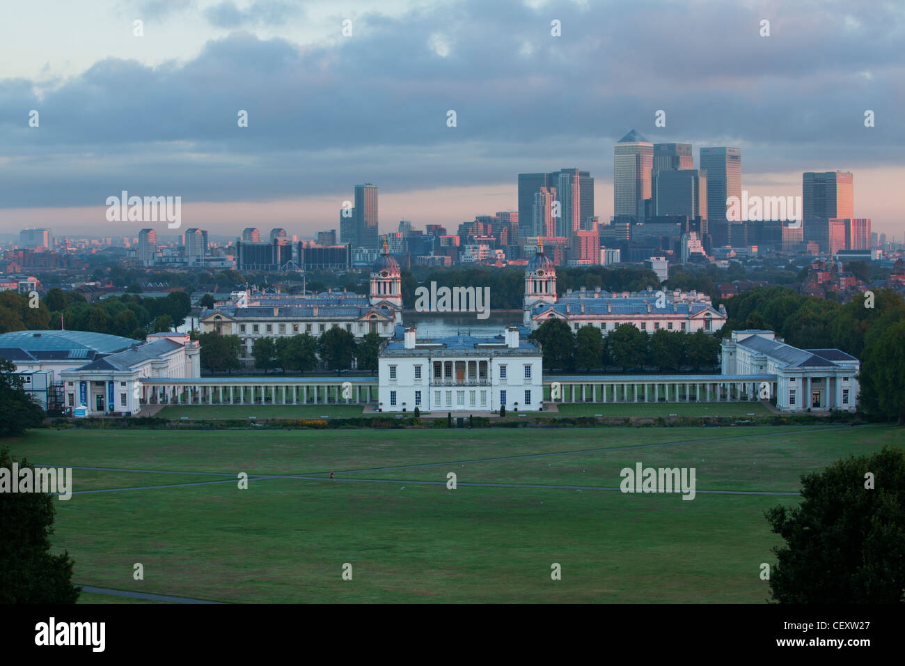 Eine Ansicht von Canary Wharf vom Greenwich Park und die Royal Obervatory Stockfoto