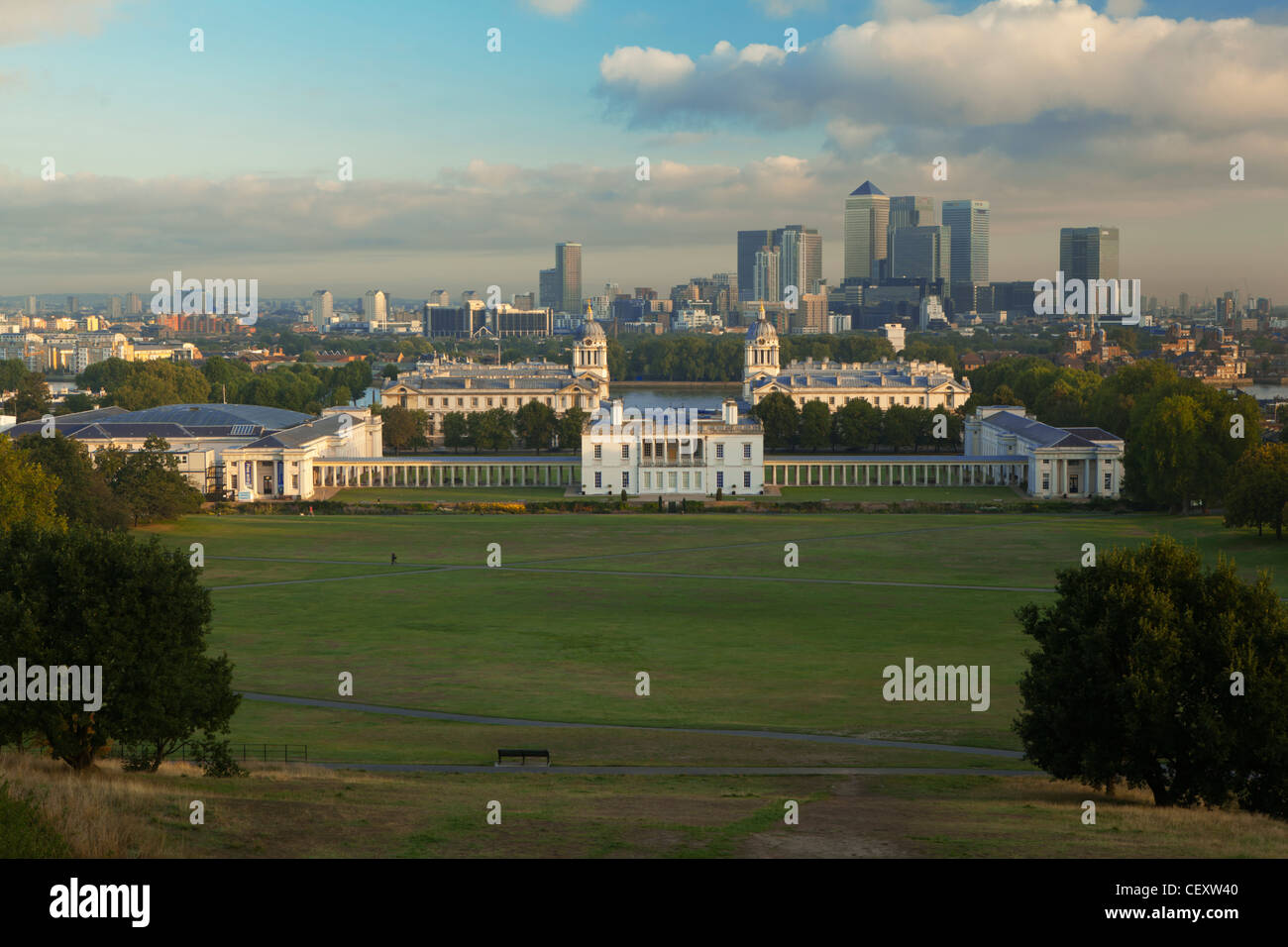 Ein Blick auf Canary Wharf und der City of London vom Greenwich Park und die Royal Obervatory Stockfoto