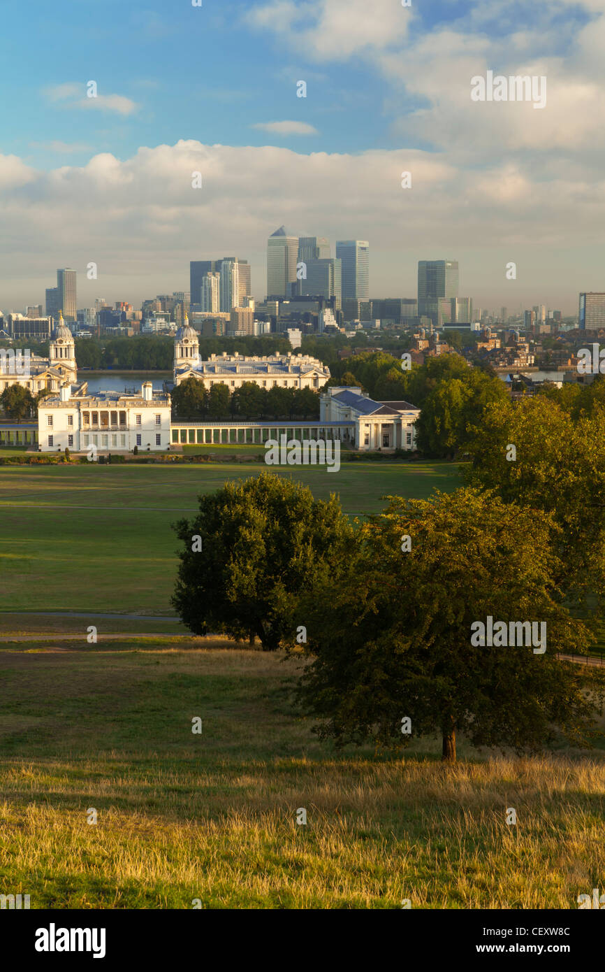 Ein Blick auf Canary Wharf und der City of London vom Greenwich Park und die Royal Obervatory Stockfoto