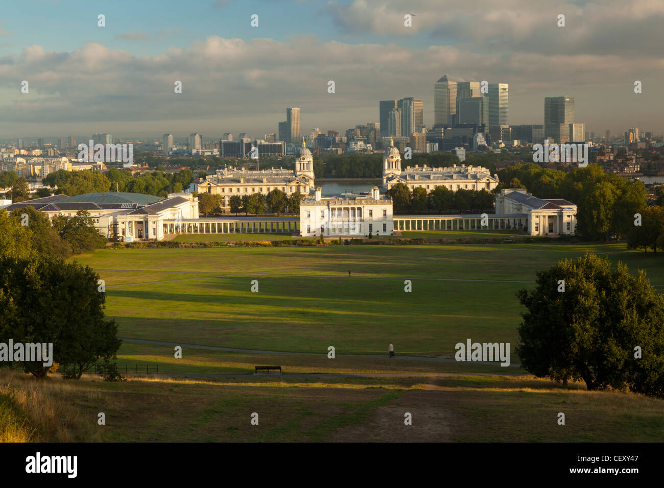 Ein Blick auf Canary Wharf und der City of London vom Greenwich Park und die Royal Obervatory Stockfoto