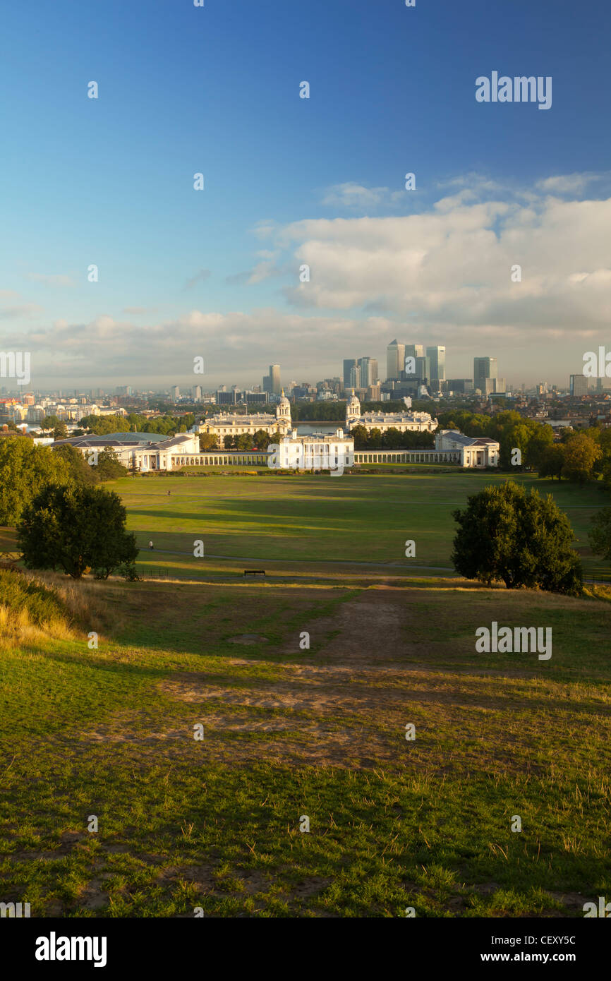Ein Blick auf Canary Wharf und der City of London vom Greenwich Park und die Royal Obervatory Stockfoto