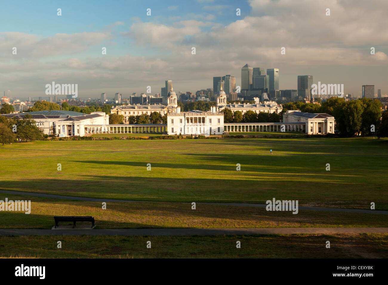Ein Blick auf Canary Wharf und der City of London vom Greenwich Park und die Royal Obervatory Stockfoto