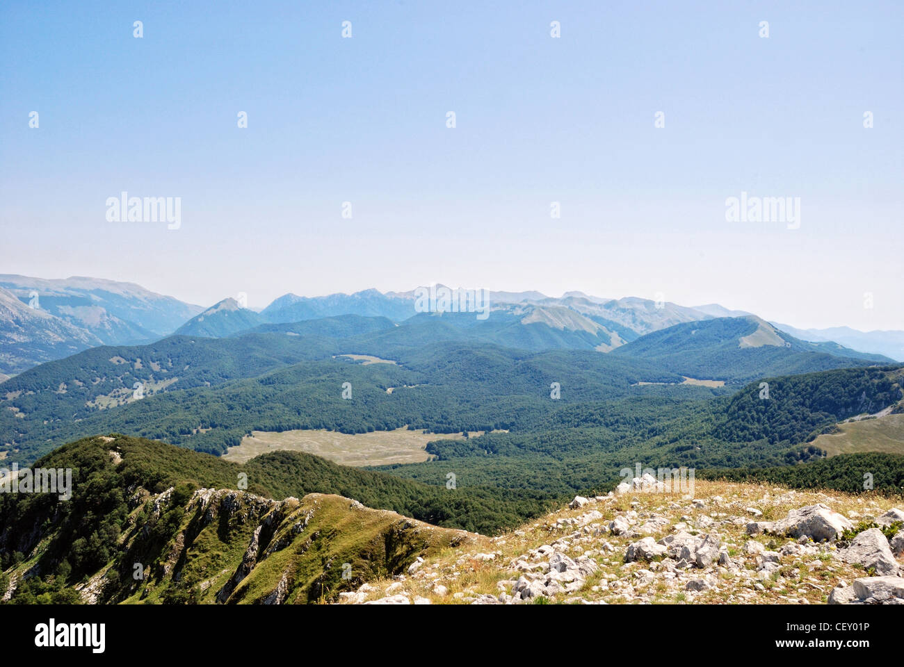 Italia Italien Italie Abruzzen Pescasseroli Montagna Panorama Aussicht Vedute Blick auf die Berge Landschaft Vue Panoramique Montagne montaña Stockfoto