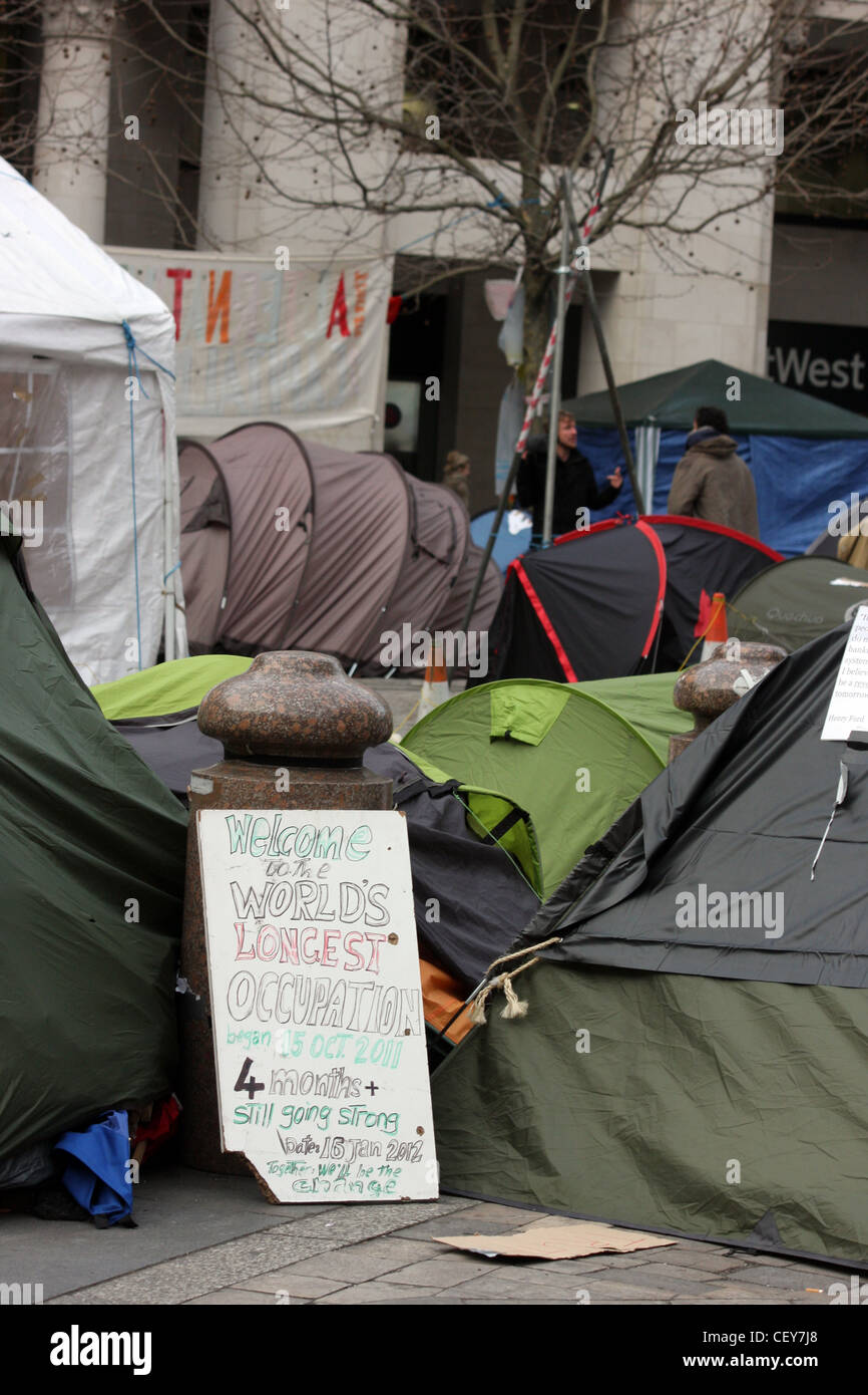 Zu besetzen ist London eine laufende friedlicher Protest und Demonstration gegen wirtschaftliche Ungleichheit, der Mangel an bezahlbarem Wohnraum. Stockfoto