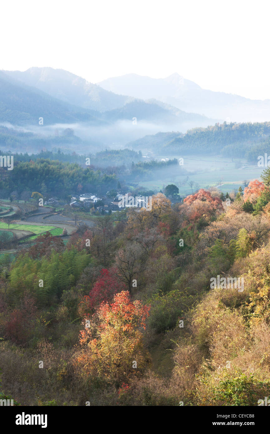 China, Tourismus, altmodische, Mann gemacht Struktur, Schutz, Day, The Villages, Farbbild, im Freien, Dorf, Wolke, Nebel, Himmel, Stockfoto