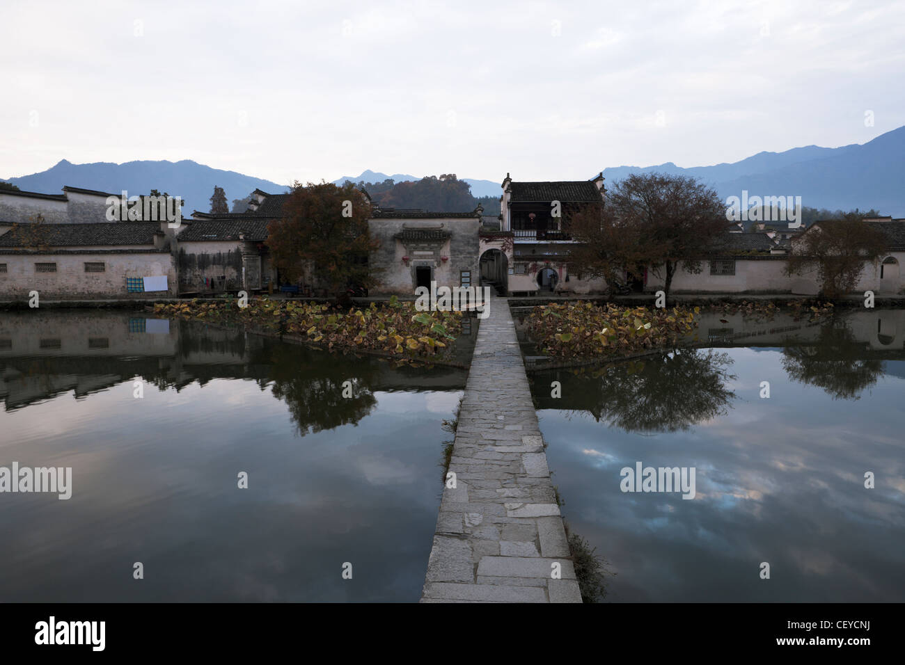 China, Tourismus, altmodische, See, Mann gemacht Struktur, Schutz, Day, The Villages, Wasser, Farbbild, Reiseziele, im Freien, Stockfoto