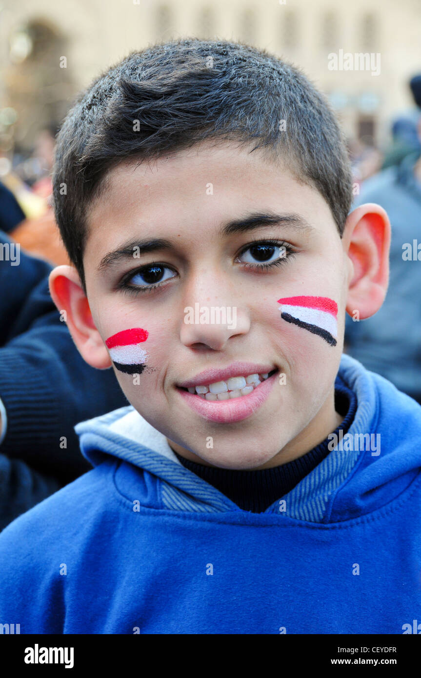 Junge Kairo mit Flagge gemalt auf Gesicht, Tahrir Platz Cairo Stockfoto