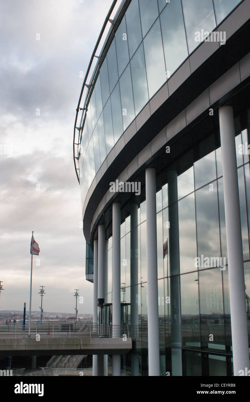 Externe Aufnahme des neuen Wembley-Stadion. Austragungsort der Olympischen Spiele 2012 London und Heimat der englischen Fußball-Nationalmannschaft. Stockfoto