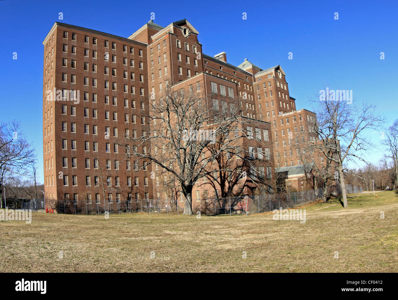Geschlossene und verlassene Gebäude 93 im Kings Park psychiatrisches Krankenhaus komplexe Long Island NY Stockfoto