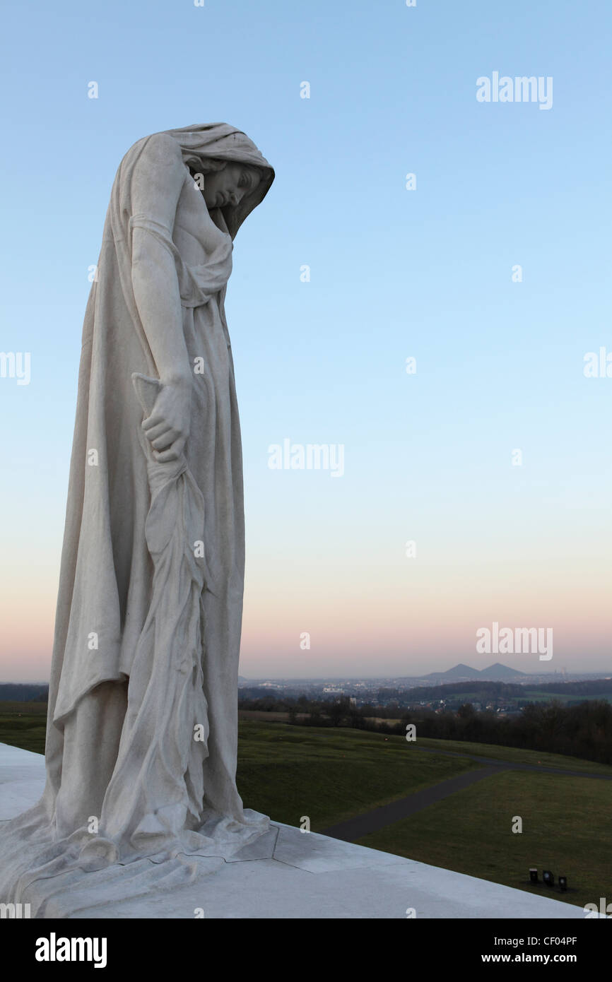 Eine traurige Figur, aus Trauer Kanada, an die Vimy Ridge nationale historische Stätte Kanadas, Frankreich. Stockfoto