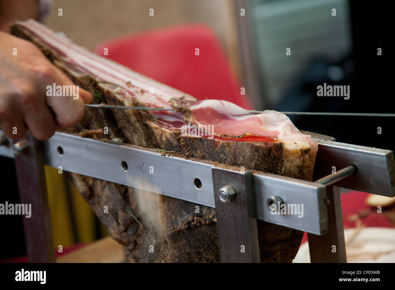 Jamon schneiden Stockfoto