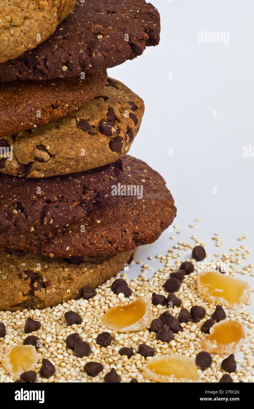 Abstraktes Bild glutenfreie Kekse und Quinoa Getreide mit anderen Zutaten Stockfoto