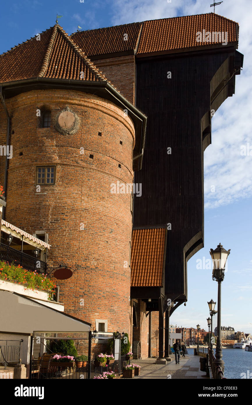 Der Kran (Polnisch: Zuraw), historische Wahrzeichen in der Altstadt von Danzig in Polen Stockfoto