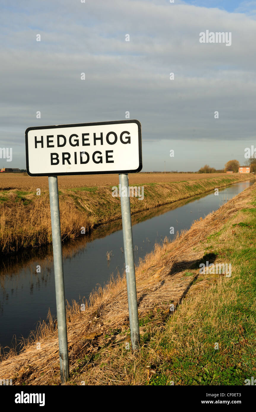 Igel-Brücke Ortsschild. North Bank vierzig Fuß ablassen. Stockfoto