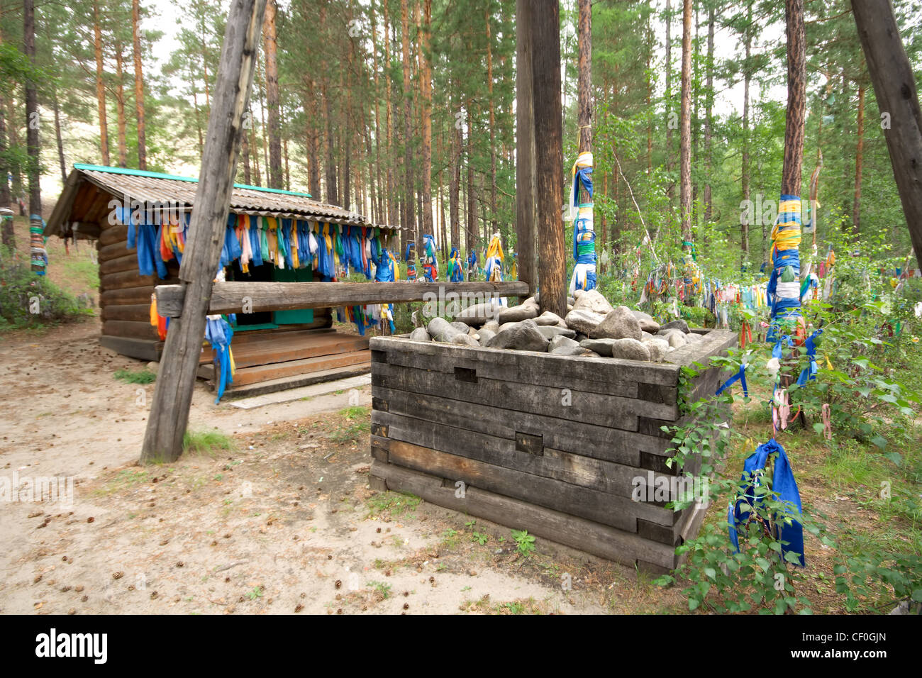 Sakrosankten Ort Burchan-Baabay in der Nähe von Nilova Pustin Dorf. Buddhistische Chorten in Burjatien Wald. Russland. Sibirien. Stockfoto