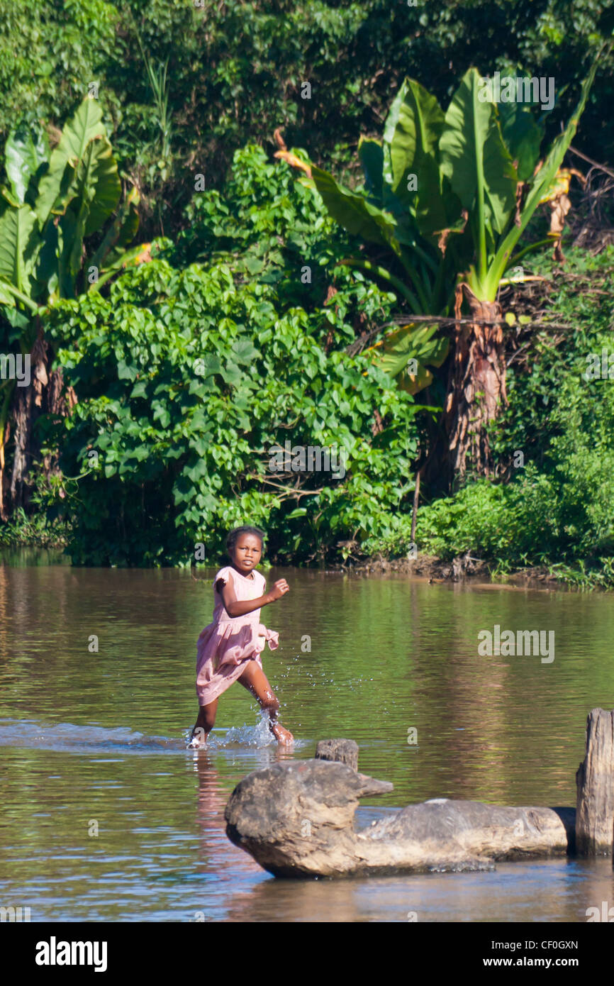 Entlang des Flusses Ankavanana in der Nähe von Antalaha Stockfoto